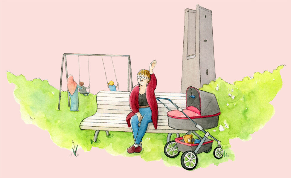 Treffpunkte für Familien im Familienlotsen: Frau mit Kinderwagen auf dem Spielplatz am Katzenlieselesturm